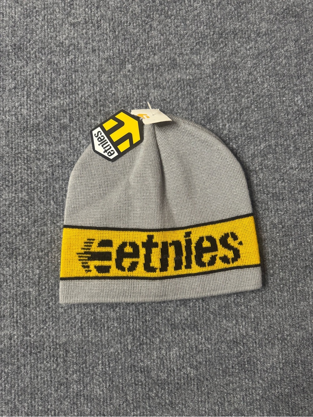 Etnies Grey Beanie with Yellow Logo Band